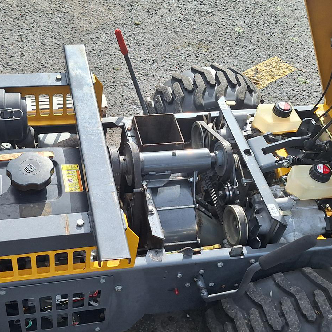 USED 2016 Walker MS14GHS Zero-Turn Mower image 4